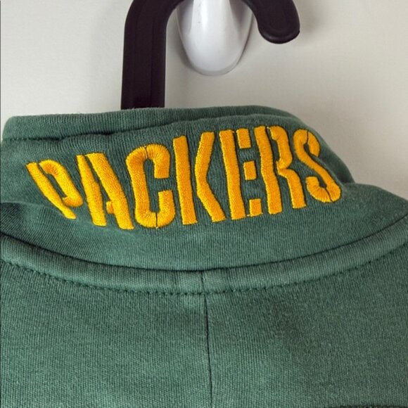 Green Bay Packers Tommy Bahama Half-Zip Pullover - Green - Picture 6 of 7